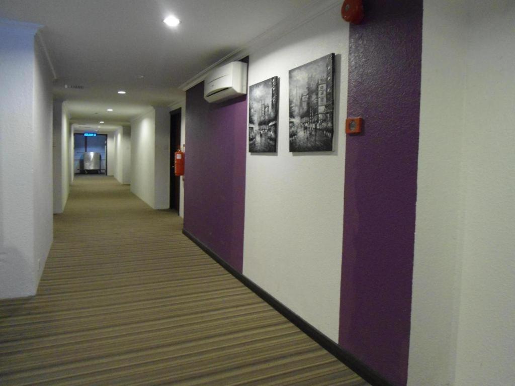 Regent Hotel Bintulu Bagian luar foto
