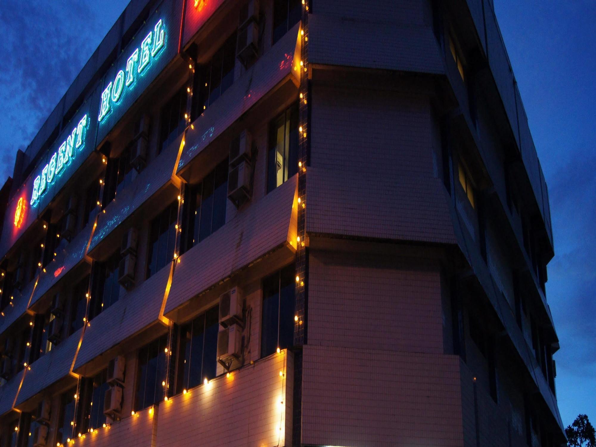 Regent Hotel Bintulu Bagian luar foto