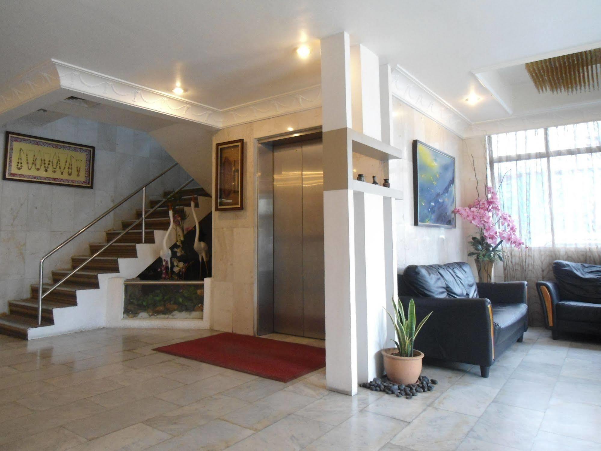 Regent Hotel Bintulu Bagian luar foto