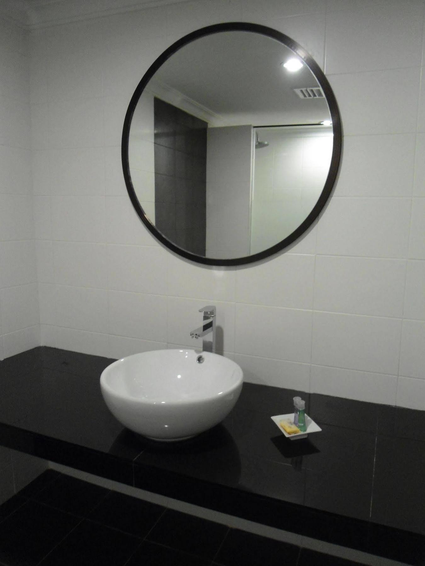 Regent Hotel Bintulu Bagian luar foto