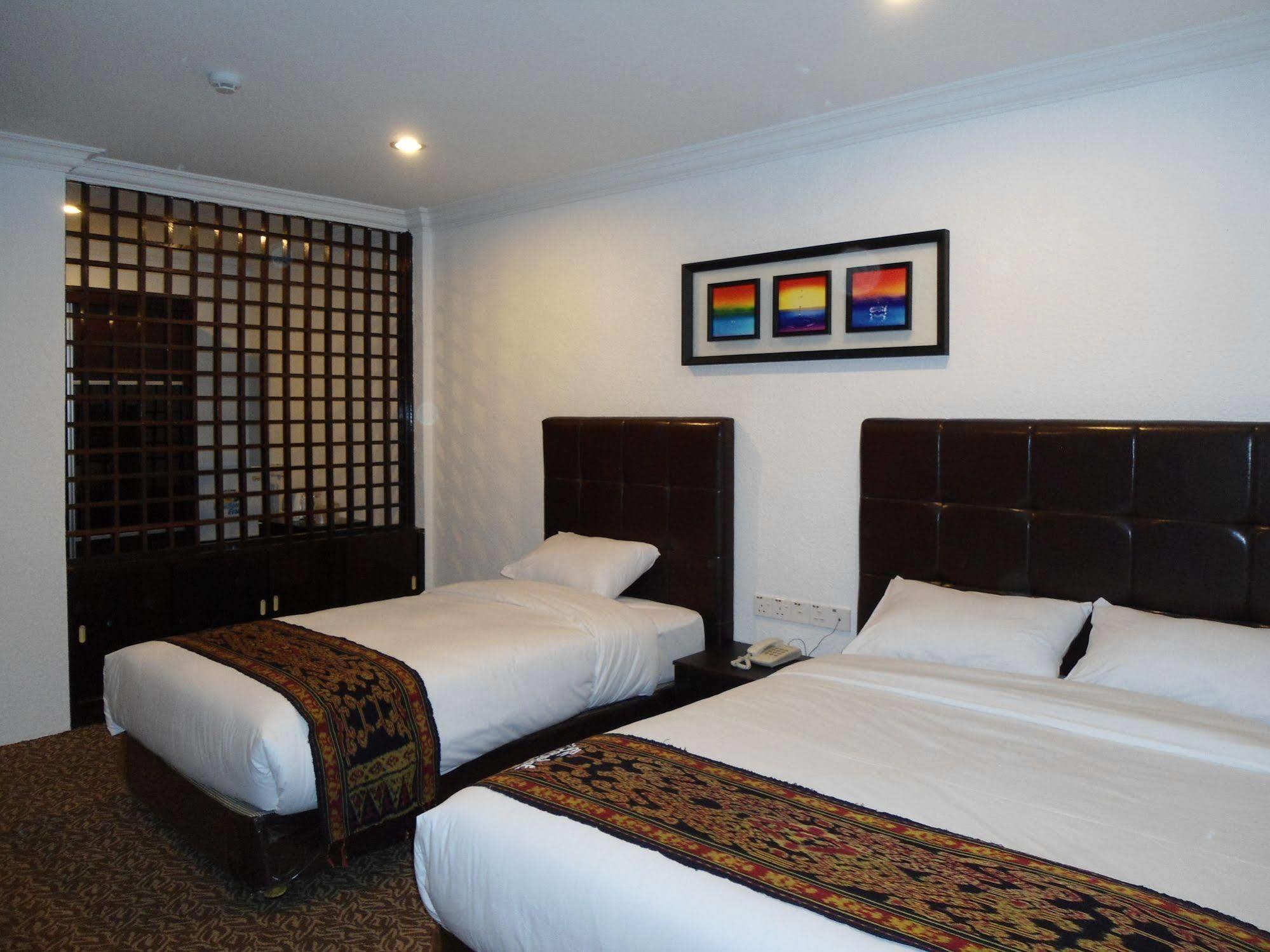 Regent Hotel Bintulu Bagian luar foto